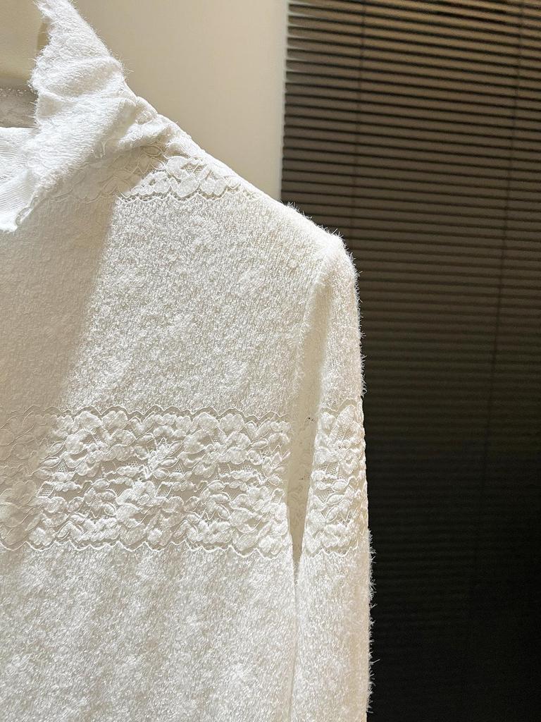 Gradient Lace High-Neck Long Sleeve Top - Chic Autumn/Winter Layering Cover-up