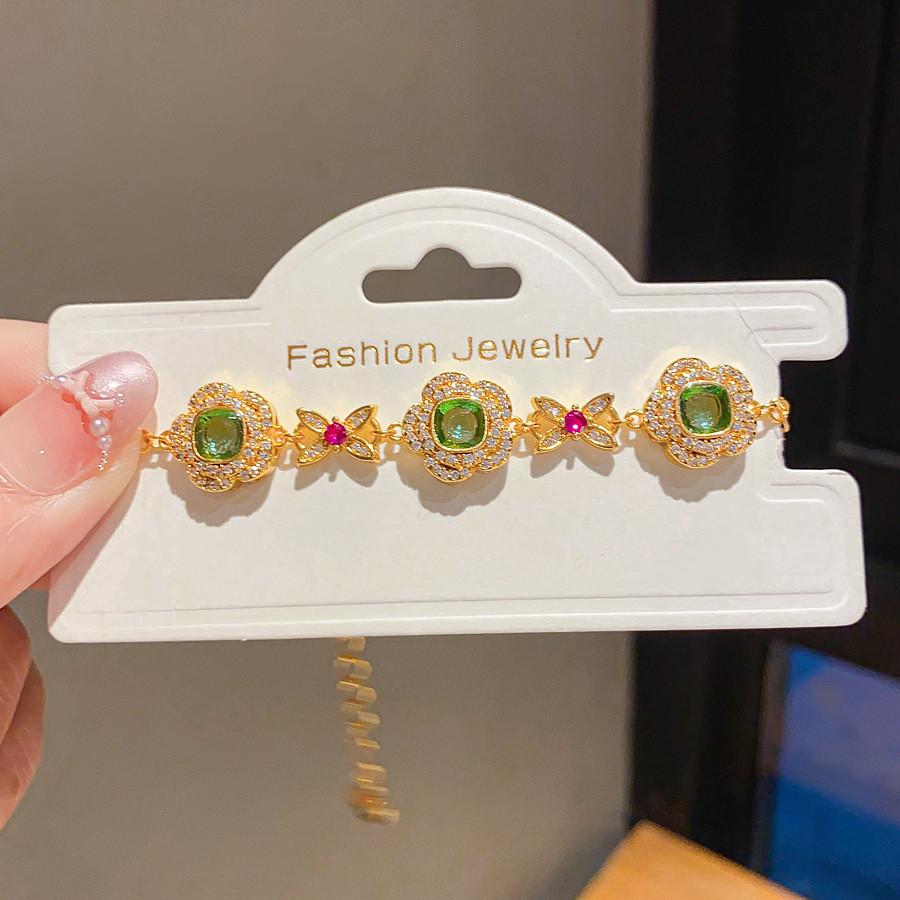 

Vintage Flower Bracelet With Zirconia Accents For Women Gift Giving зелений