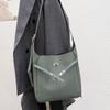 Rindsleder Damen Schulter Umhänge Einfache und Modische Ledertasche Große Kapazität Muscheltasche Weiches Leder Eimertasche