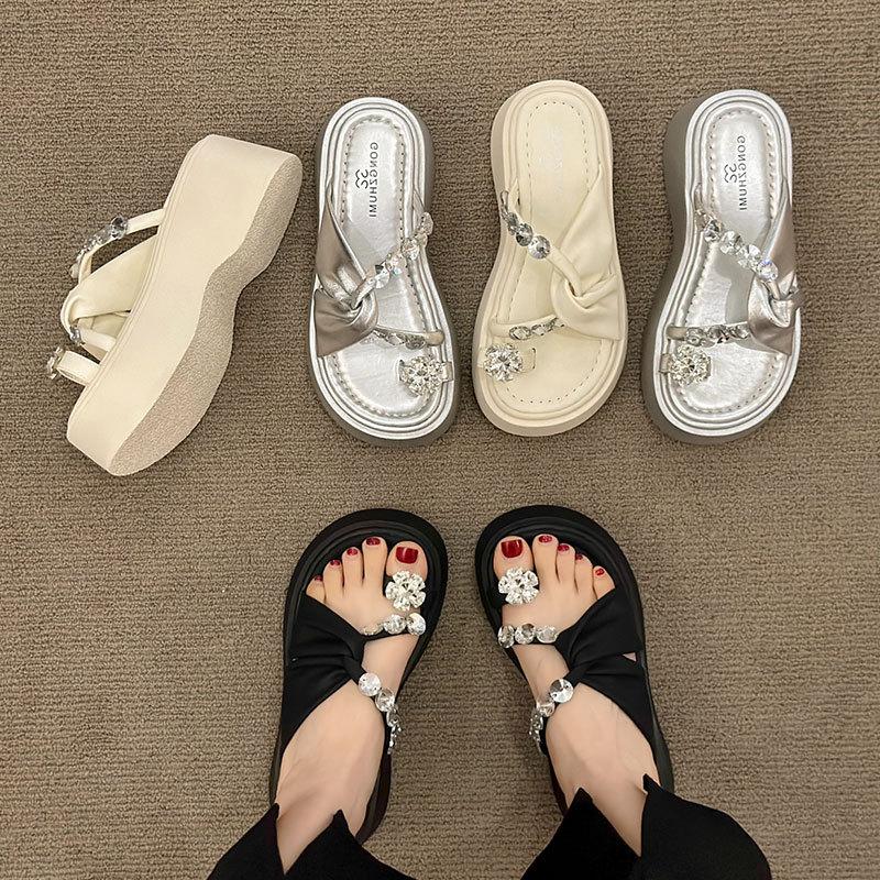 Rhinestone cover toe cool slippers women wear in summer 2025 new fairy wind heightened thick-soled beach with skirt sandals