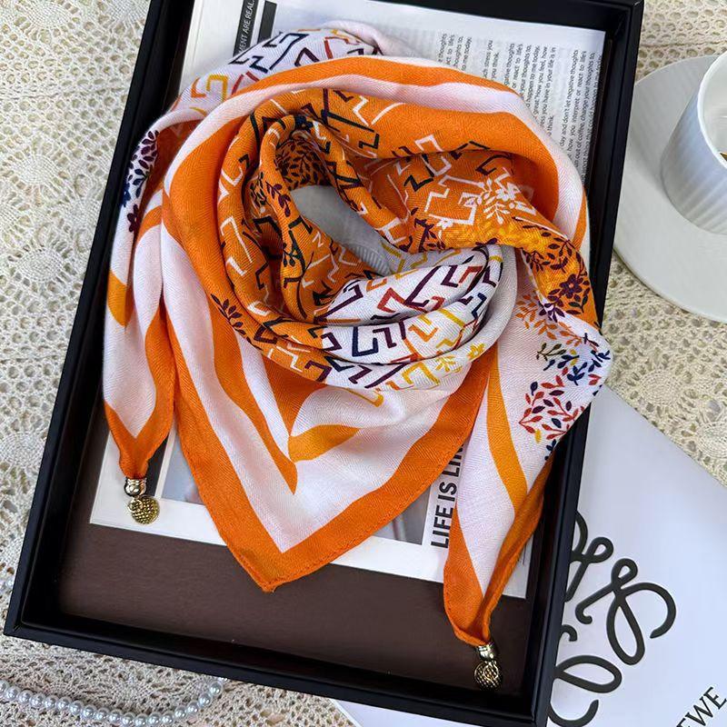 65.65 Magnetic Buckle Silk Scarf Women'S Square Scarf Winter Lazy Pendant Scarf Scarf Neck Decoration Fashionable And Versatile