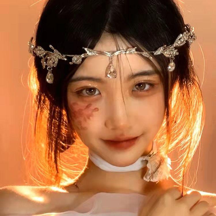 Korean-Style Baroque Rhinestone Leaf Crown Tiara with Water Drop Pendant