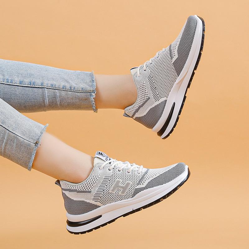 Women's Lace-up Casual Sports Shoes Non-slip Soft-soled Running Shoes Flying Mesh Dad Shoes