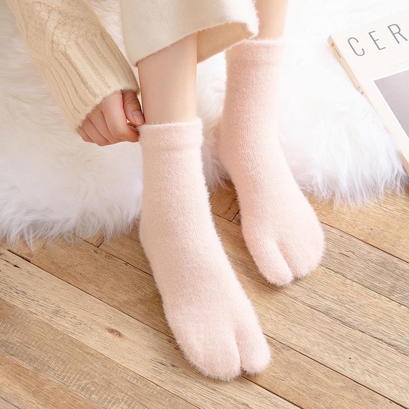 3 Pairs Woman Girl Winter Tabi Socks Short Tube Warm Two Toed Sock Thick Soft Cozy Plush Solid Color Split Toe Bed Sleep Socks
