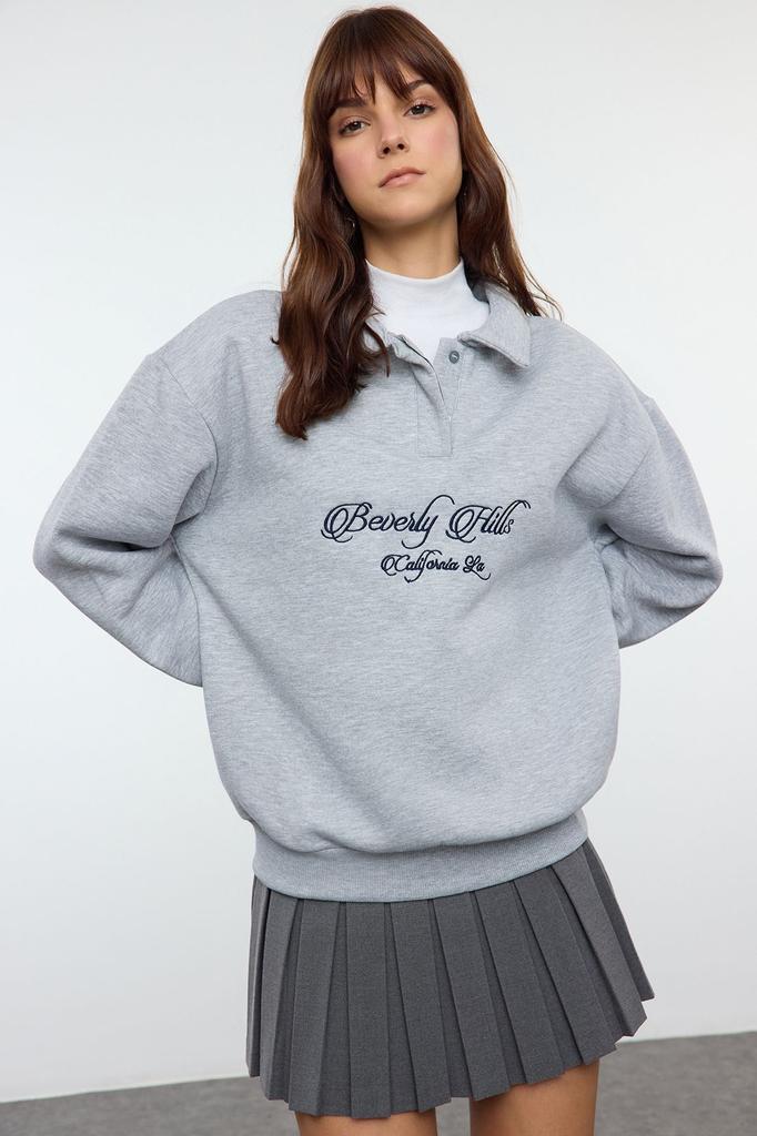 Women's Fashionable Stylish Sweatshirt Emerald Green Shirt Collar Embroidered Regular Fit Thick Inside Fleece Knitted Sweatshirt