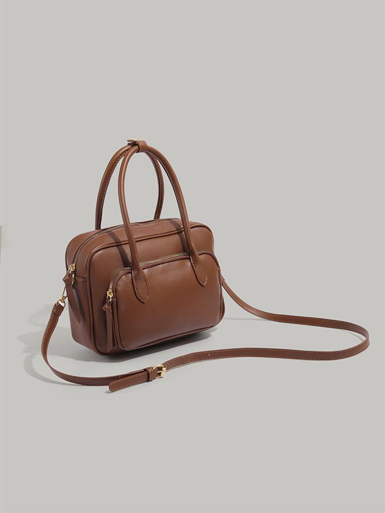 Bag woman 2025 autumn and winter new retro style handbag to work small bag commuting out one shoulder oblique span bag tide