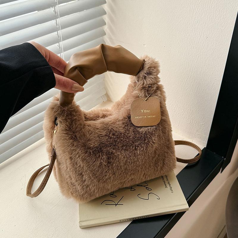 Yogodlns Dámské Plyšové kabelky z umělé kožešiny Ruched Hand Small Lady Crossbody Kabelka Ležérní Half Moon Hobos Zimní kabelky pro ženy