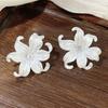 Chic Lily Stud Earrings White Acrylic Flower Women's Unusual Earrings Curved Petals Crystal Middle Unique Design Earrings