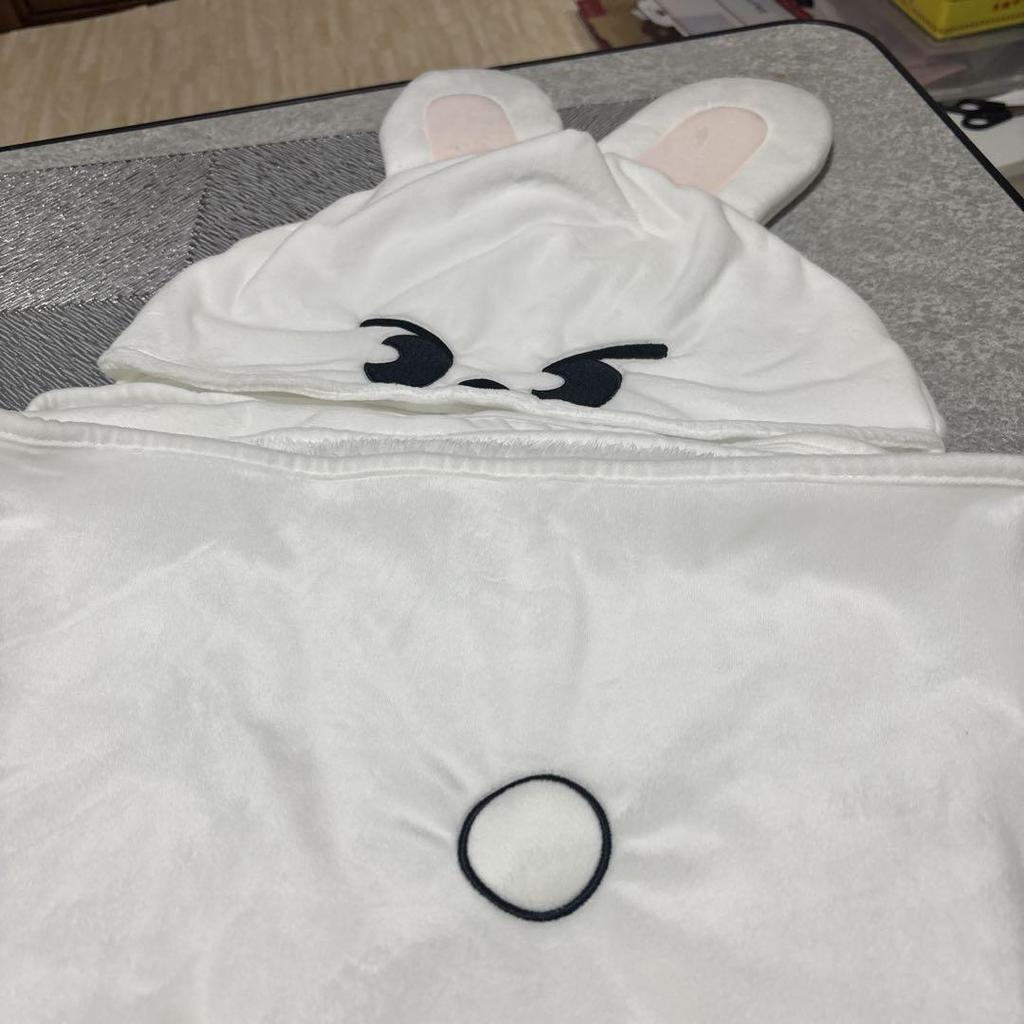 [USED] Stray Kids Leebit Rabbit Blanket