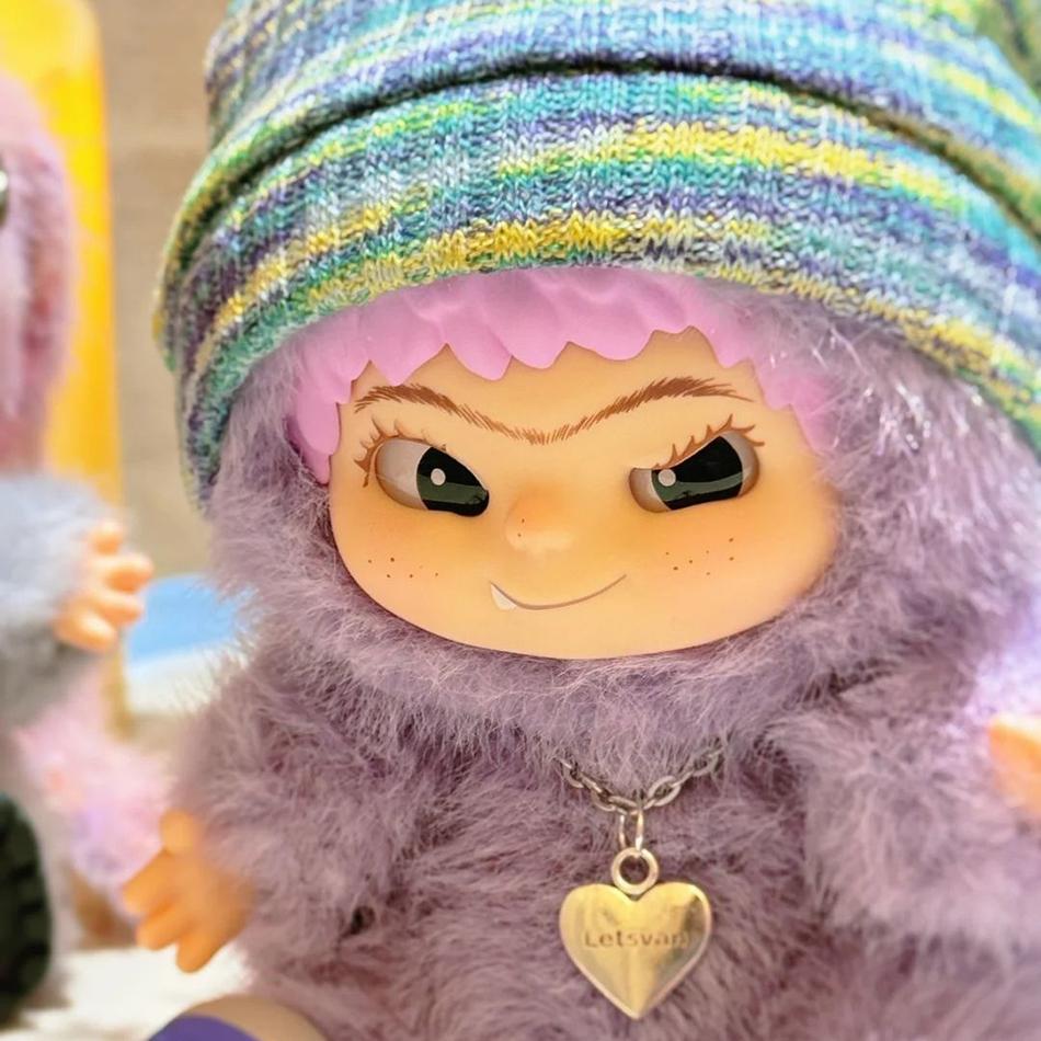 Wakuku Fuzzy Trend Fun Party Series Blind Box Hobbies Pendant PVC Doll Decoration Adorable Keychain Decor Plaything Kid Christmas Doll Presents