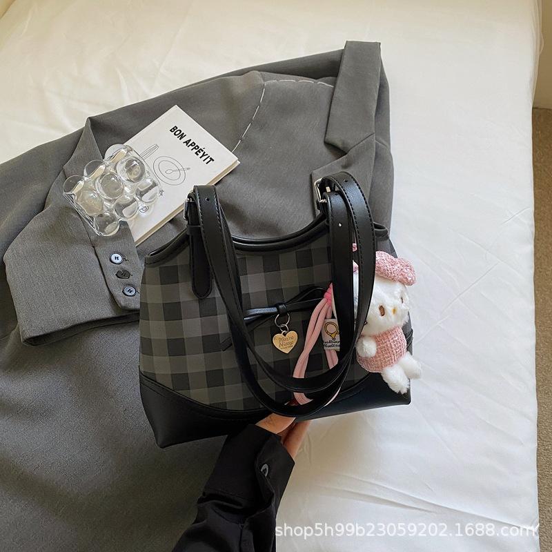 Summer Checkerboard Underarm Bag New with Pendants Korean Version Contrasting Color Women's Commuter Shoulder Bag Tide