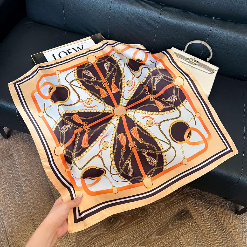 Simulated silk women's small square scarf, Korean cashew nut leopard print small silk scarf, headscarf, four-season scarf, professional scarf.
