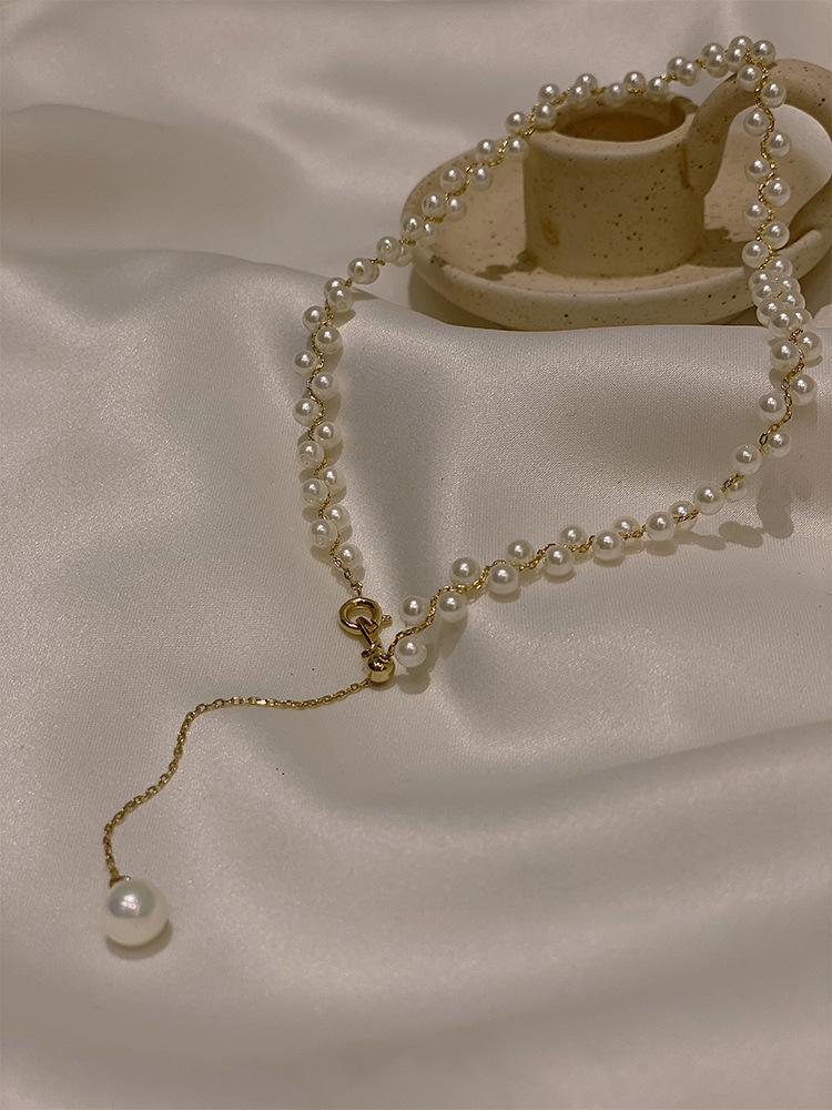 French Pearl Geometric Bangle: Retro Luxury, Fashionable Elegance, Versatile Women's Hand Jewelry