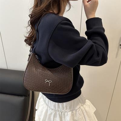 Underarm Small Bag Women's Spring and Summer New Fashion Versatile Shoulder Messenger Bag Niche Design Crescent Bag