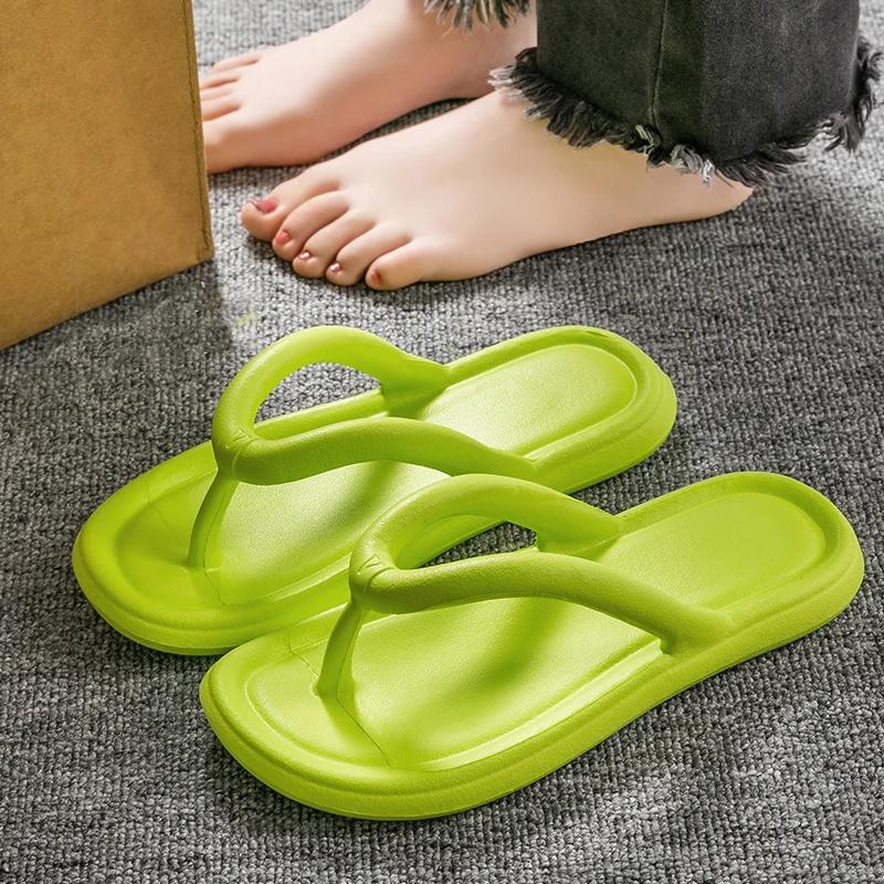 Fashion Lightweight Flat Heel Beach Slides Soft Sole Platform Flip Flops Non Slip Slippers for Women EVA Thick Sole Clip Toe Home Shoes
