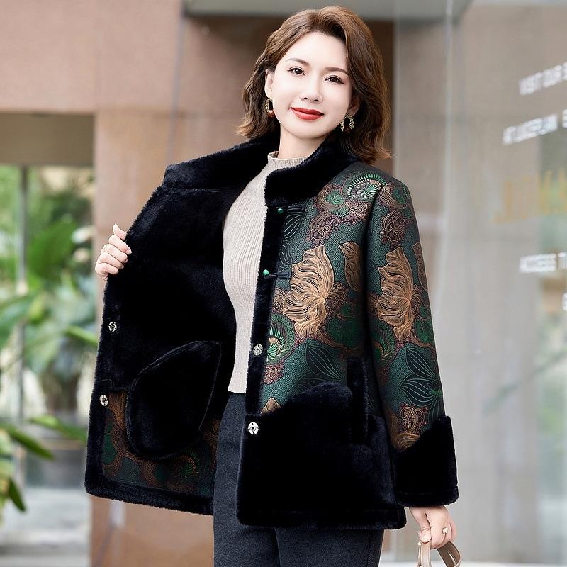 Middle-aged and Elderly Women's Winter Mink Velvet Jacket New Style Mother's Winter Clothes Plus Velvet Thickened Fur Integrated Coat