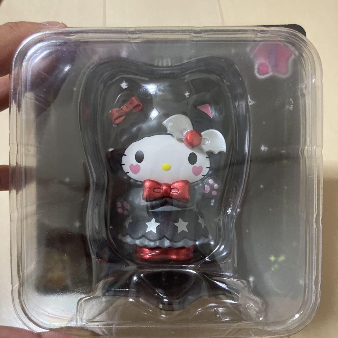 

[Б/У] Фигурка Hello Kitty на Хэллоуин 2025