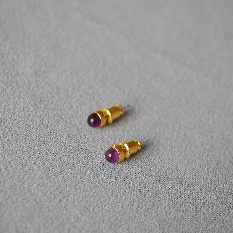 Pendientes de Tuerca Coreanos de Latón Chapado en Oro con Piedras de Ágata, Lapislázuli y Amatista, Aguja de Plata 925.