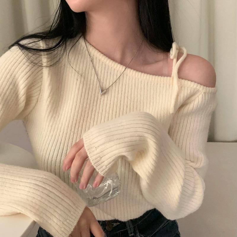 Autumn age-reducing temperament design sense sweater irregular diagonal collar temperament scheming lace-up knitted sweater women