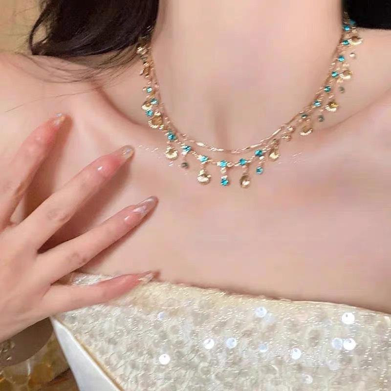 Geometric Pendant Necklace With Large And Small Squares