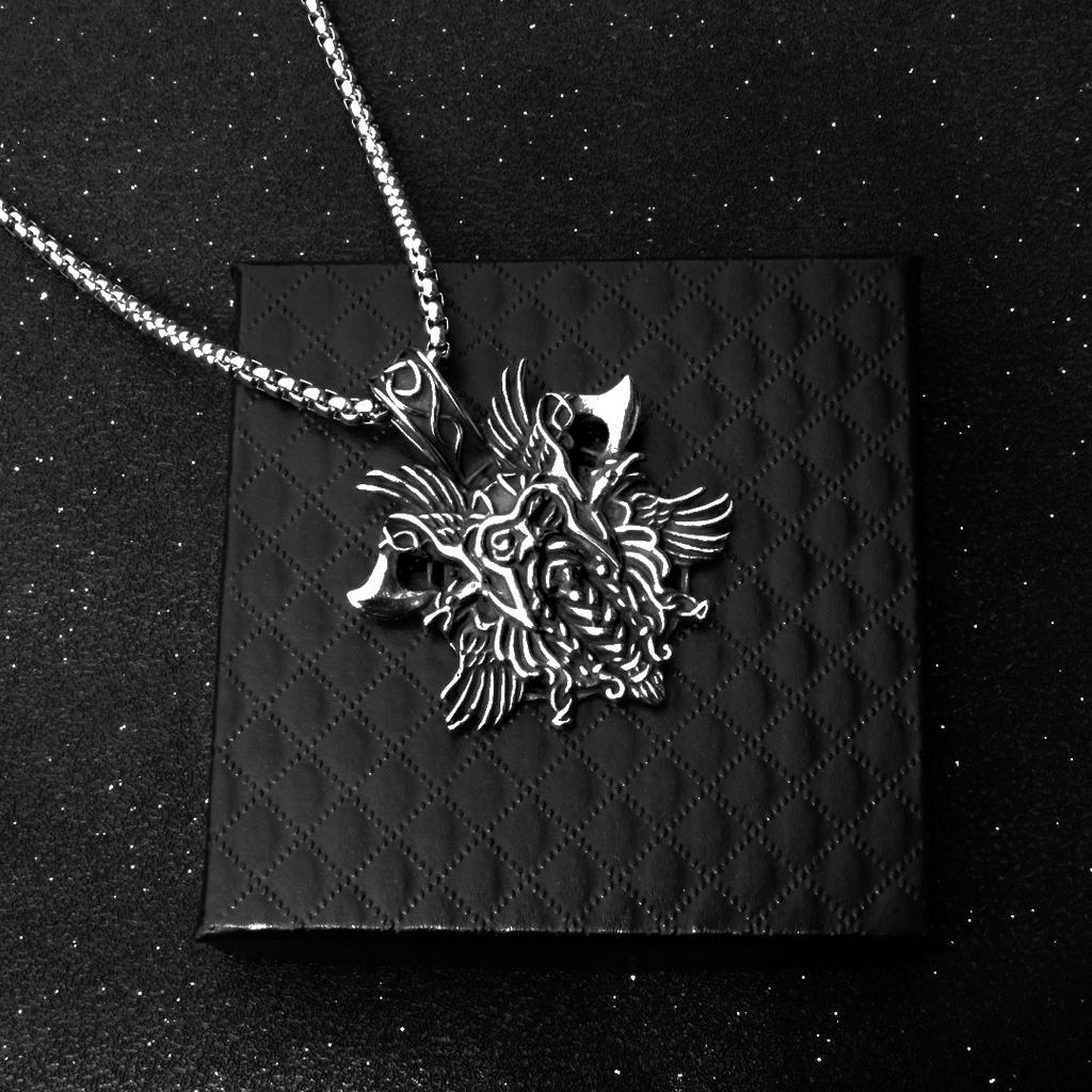 European and American Pirate Double Ax Titanium Steel Pendant New Viking Odin Mount Crow Necklace Pendant
