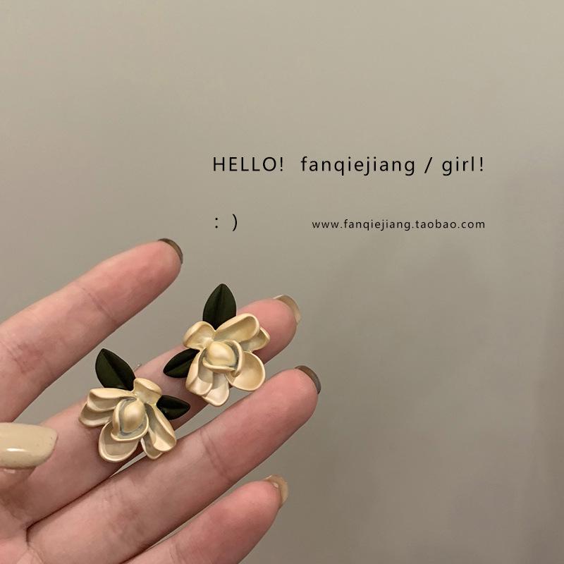 Pendientes de botón de esmalte coreano minimalistas retro en forma de corazón con perlas