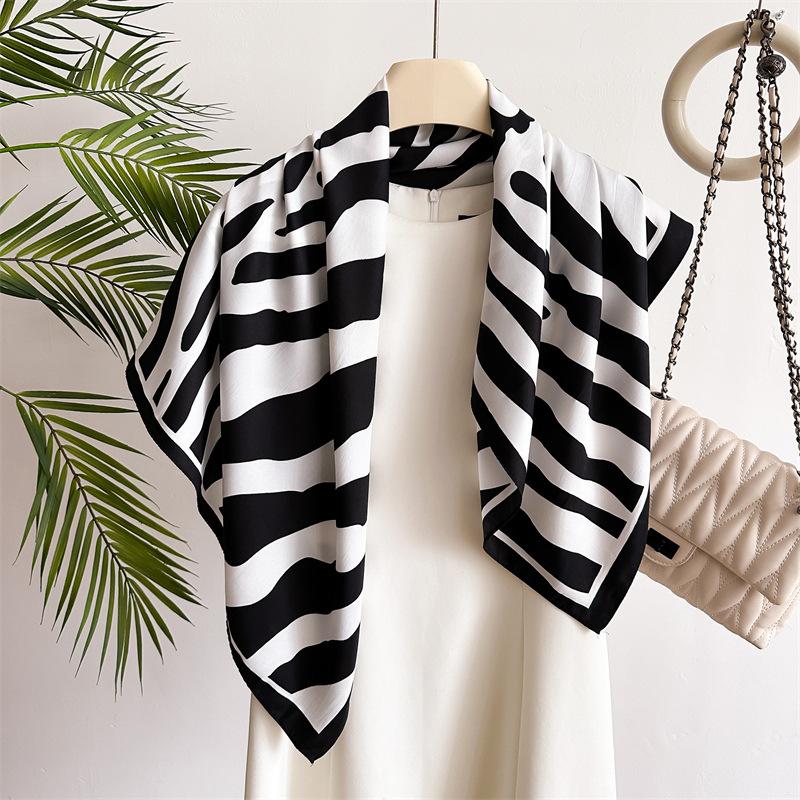 Women Spain Brand Design Scarf Fashion Leopard Zebra Silk Scarves Square Small Handkerchief Neck Snood Bag Hijab Snood 90*90Cm
