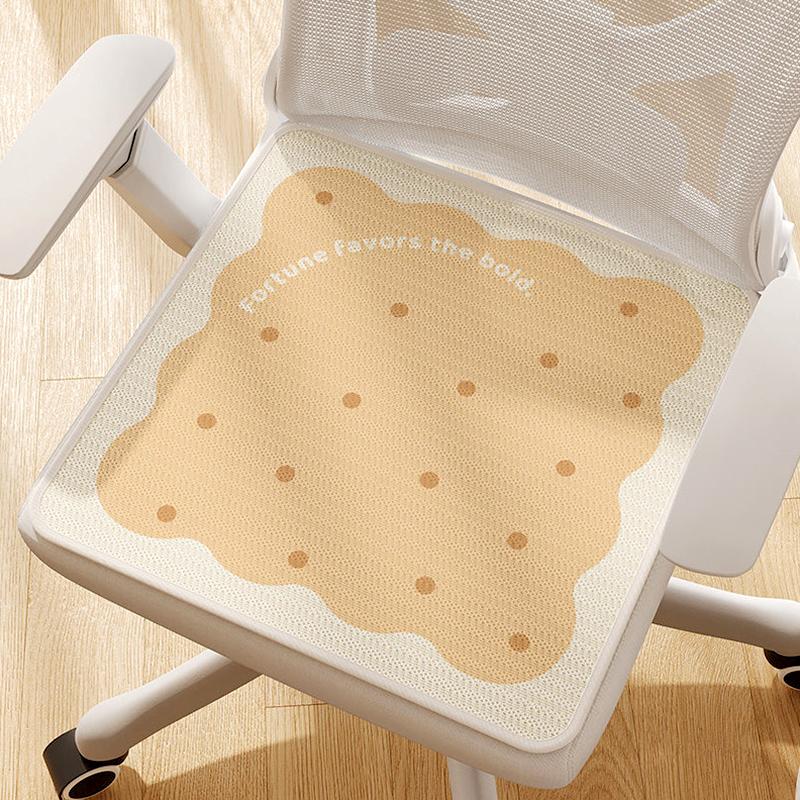 1Pc Summer Fashion Polka Dot Pattern Durable Seat Cushion Simple Cooling Mat Breathable Ice Silk