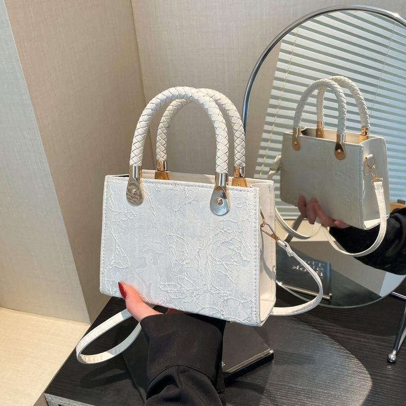 Una Borsa a Mano Piccola alla Moda e Versatile, Una Borsa a Tracolla e Una Piccola Borsa Quadrata per il Pendolarismo