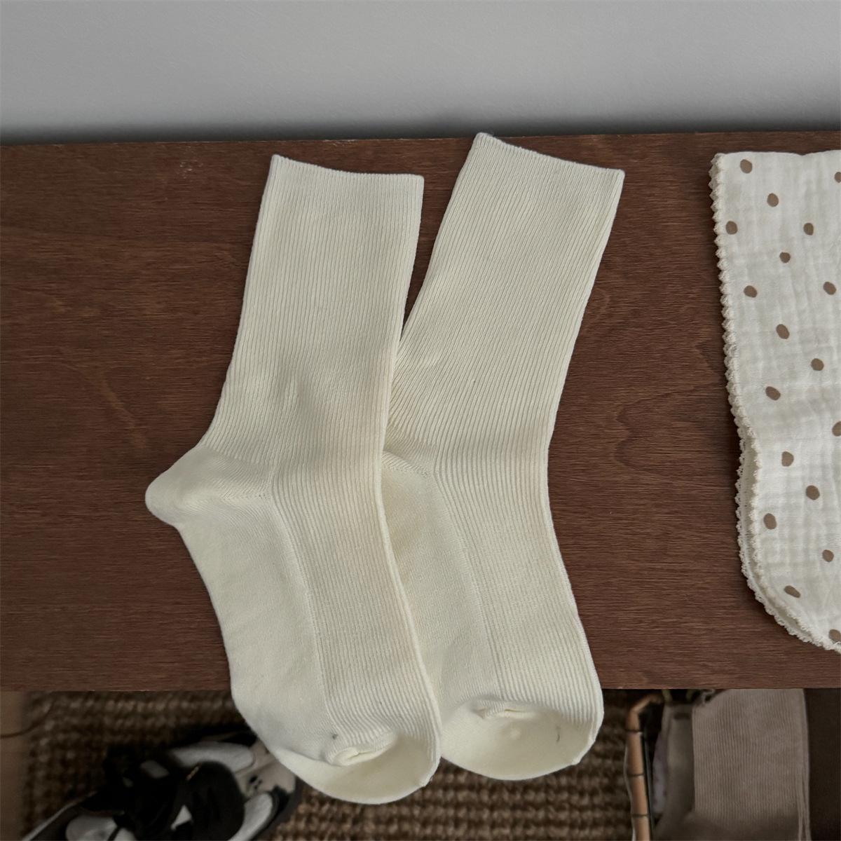 Retro Soft Mid-Tube Socks - Autumn/Winter, Casual College Style with a Trendy Japanese Touch