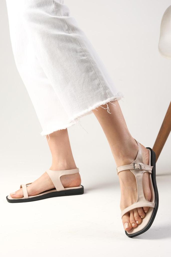 Sydney White Color Soft Sole Blunt Toe Women's Flat Sole Sandals