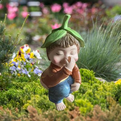 Kackender Junge Mini-Figur Skulptur Einzigartig Robust Dekorativ für Erwachsene Zuhause Garten