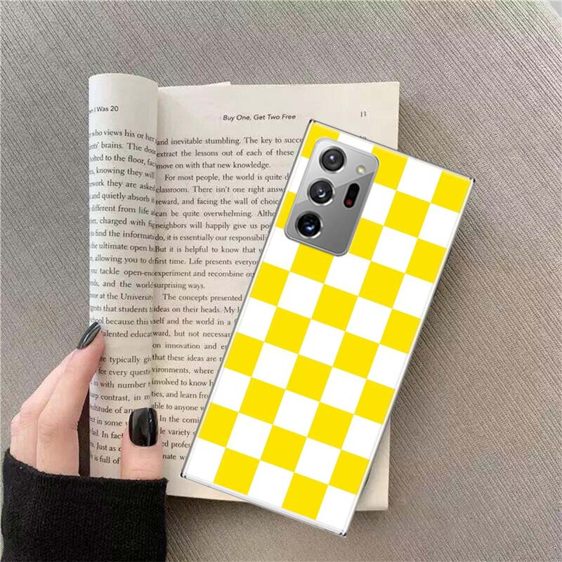 

Retro Classic Chess Board Grid Phone Case For Samsung Galaxy S25 Edge S24 S23 FE S22 S26 Ultra S21 S20 S10 Plus Capa Soft Samsung S26 5G