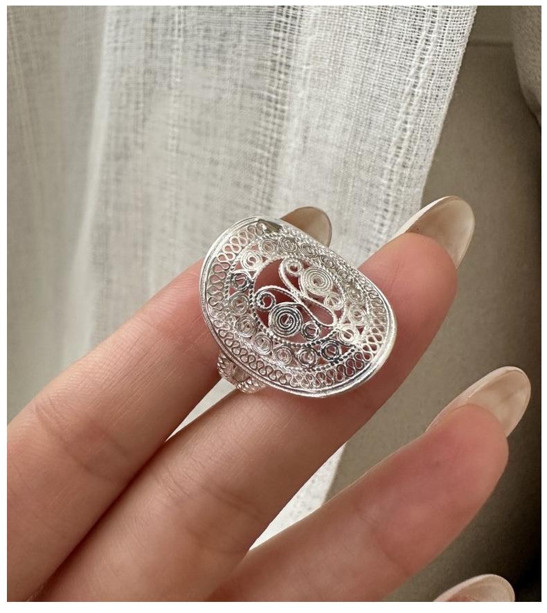 Geometric Round Open Adjustable S925 Silver Ring for Women - Personalized Fashion Light Luxury Index Finger Jewelry.
