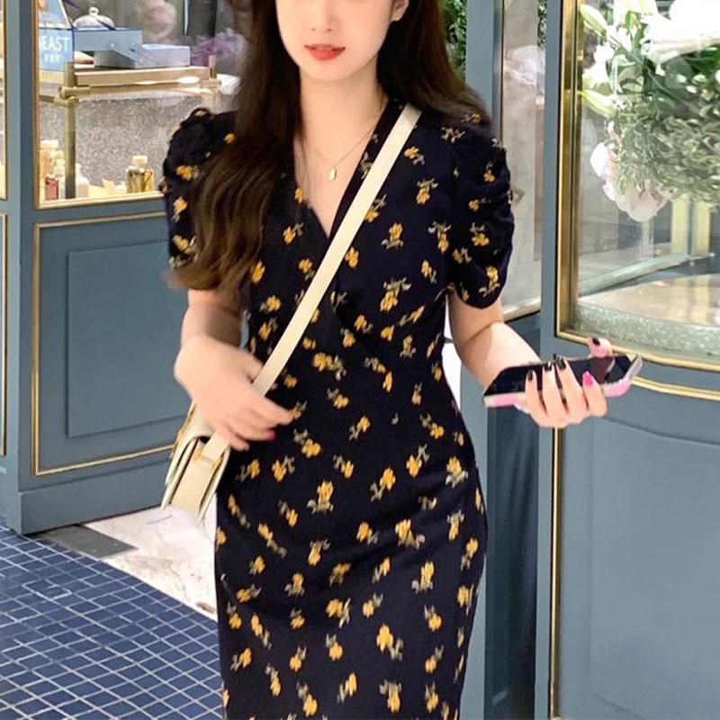 

Корейское миди-платье с принтом «сломанные цветы» Женская одежда Сладкий рукав-фонарик Модное присборенное Летнее V-образное декольте Элегантные платья А-силуэта по талии S чёрный