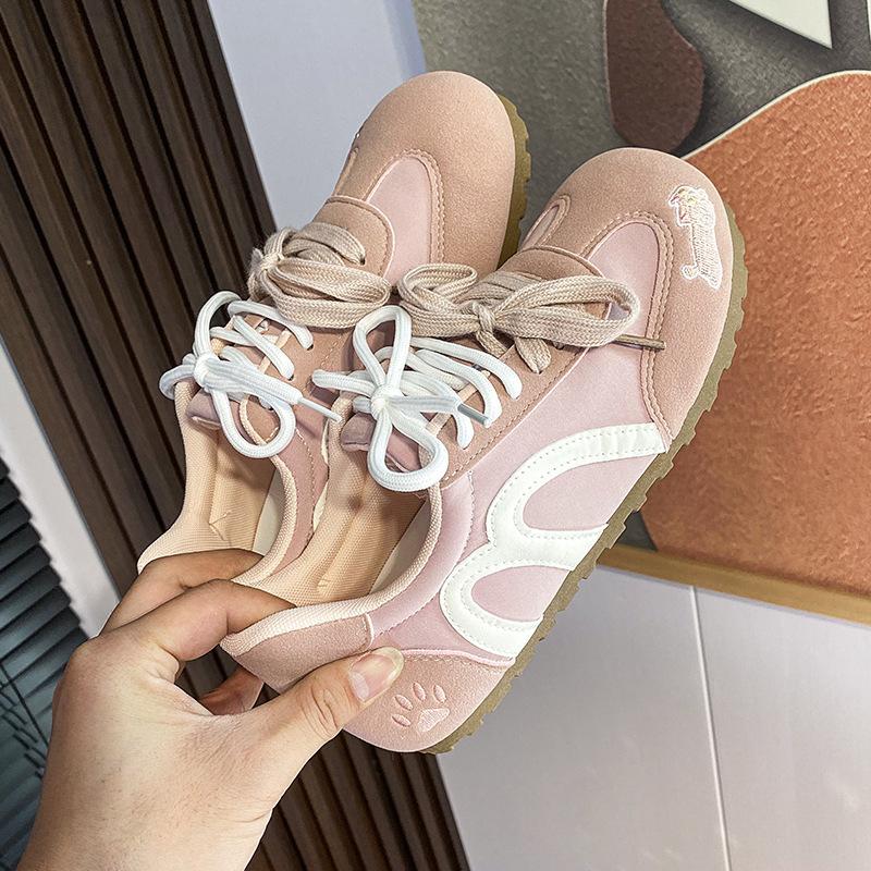 Trendy American red retro flat-bottomed inner height-increasing German training shoes women's 2025 new summer versatile soft-soled casual shoes