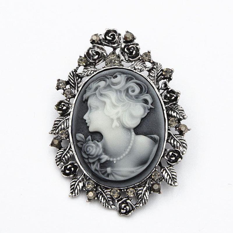 Retro European  American Fashion Woman s Head Brooch