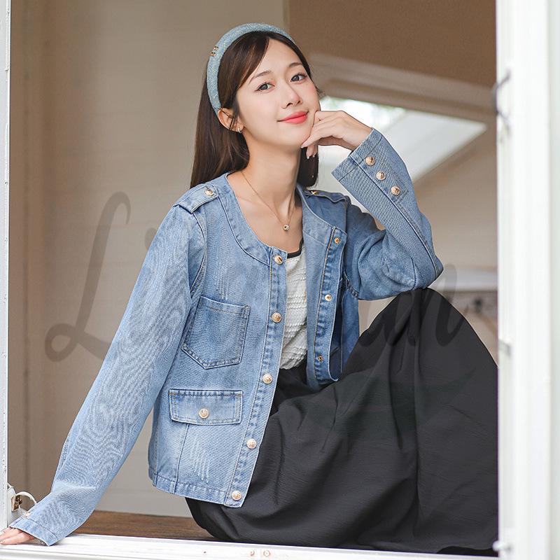 

Chic Hong Kong-Style Short Denim Jacket for Women: Retro Frayed Hem, Stylish Top for Petite Figures Small