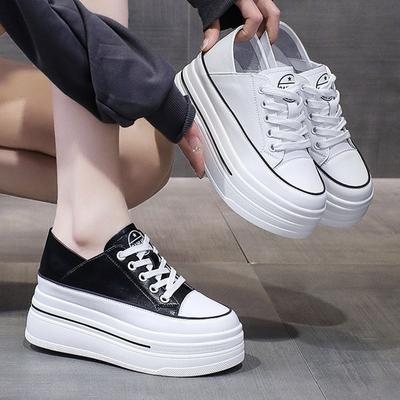 Μικρά Παπούτσια Γυναικεία που Αυξάνουν το Ύψος Εσωτερικά 8 εκ. Ευέλικτα και Αναπνέοντα Καλοκαιρινά Νέα Παπούτσια με Ψηλή Σόλα και Πλατφόρμα Ins Παπούτσια με Βάση Muffin