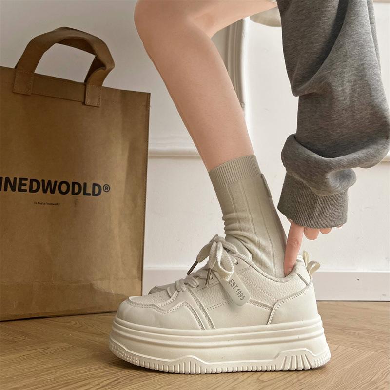 Versatile classic commuter platform white shoes women's 2025 new popular autumn height increase lightweight casual sports shoes