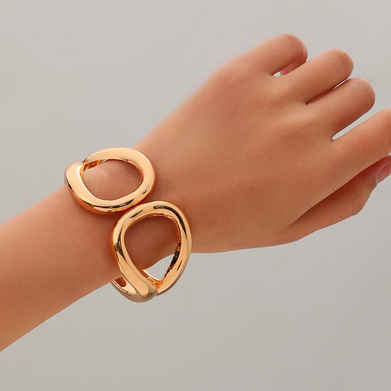Simple and Personality Exaggerated Wide Edge Hollow Spring Alloy Bracelet Business Temperament Bracelet