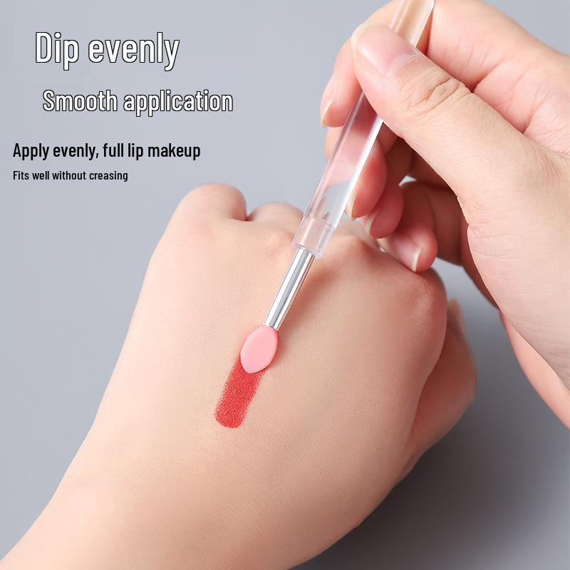 Dustproof Portable Silicone Makeup Brush Set - Includes Lip Brush, Eyeliner Brush, and Lipstick Brush for Travel.