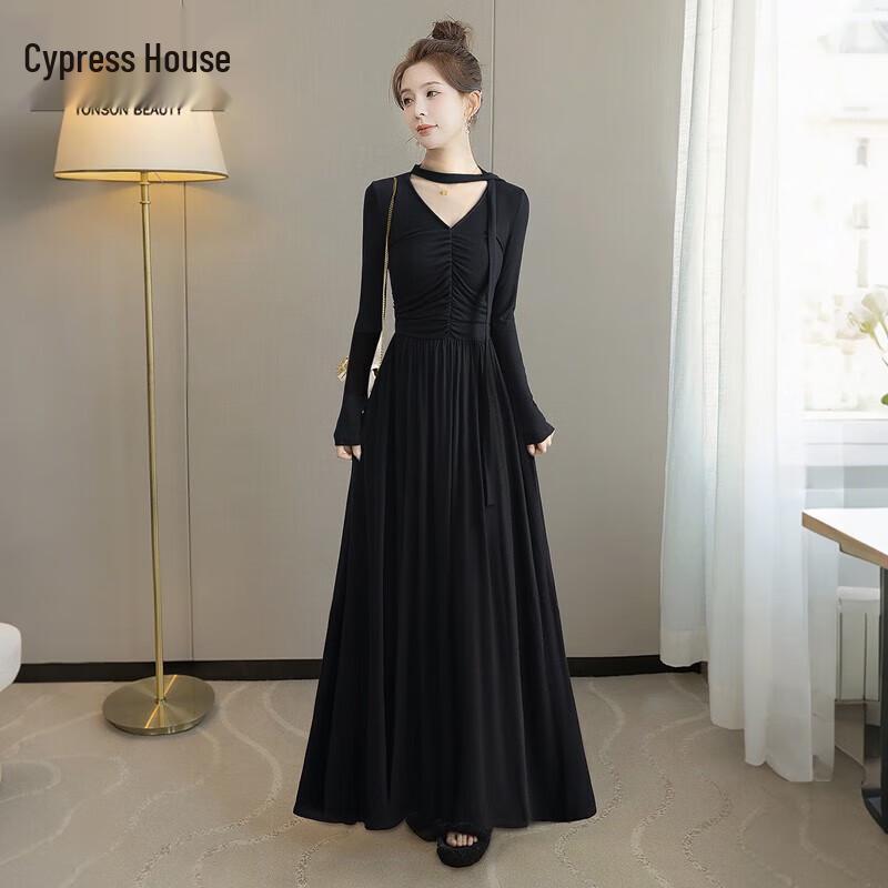 

Elegant V-Neck Pleated A-Line Little Black Dress S