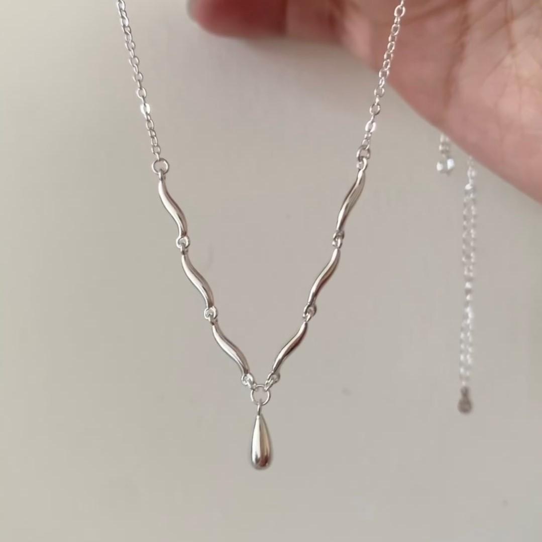 

Нишевый дизайн Ощущение капли воды Ожерелье Женская простота Уникальный Изысканный Индивидуальность Мода Темперамент Универсальный Цепочка на шею Цепочка на ключицу