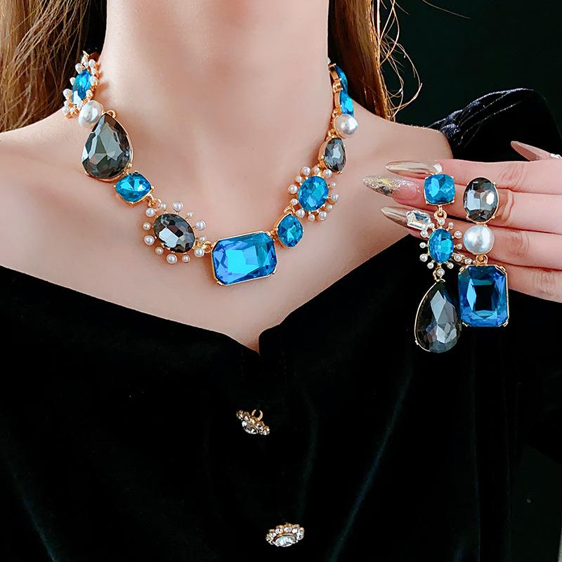 1/2 Pcs Vintage Imitation Pearl Flower Earrings Exquisite Rhinestone Pendant Necklace Collarbone Chain Jewelry Sets for Women N1