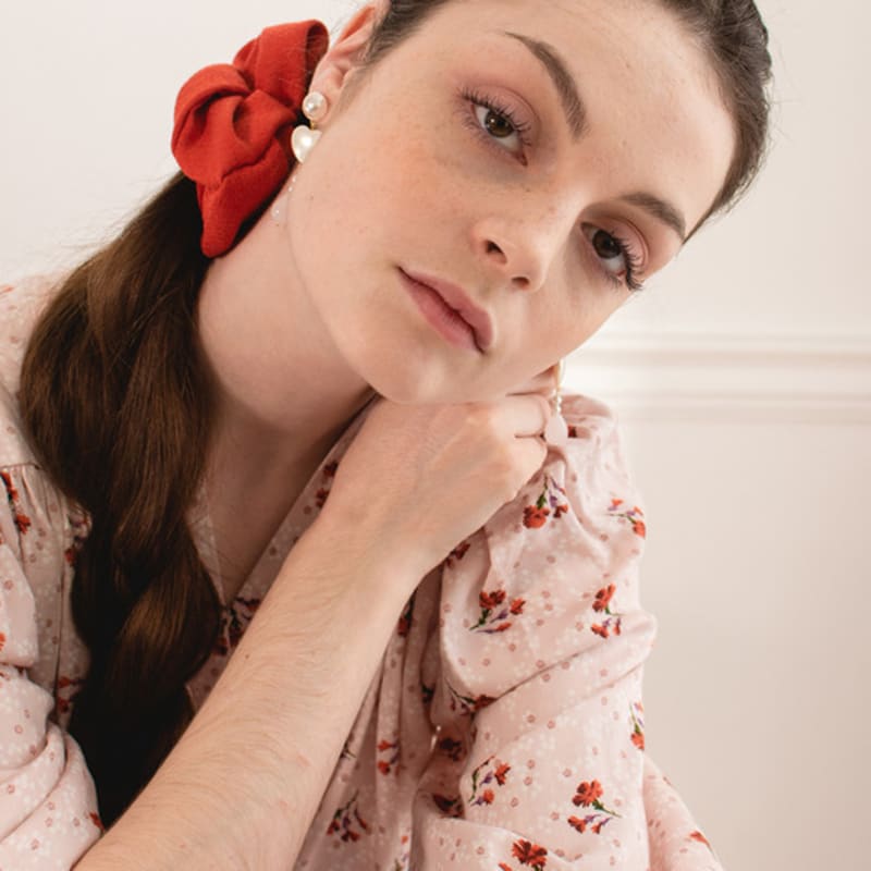 

Резинка для волос L’OMBRILLANT из коралловой шерсти Free