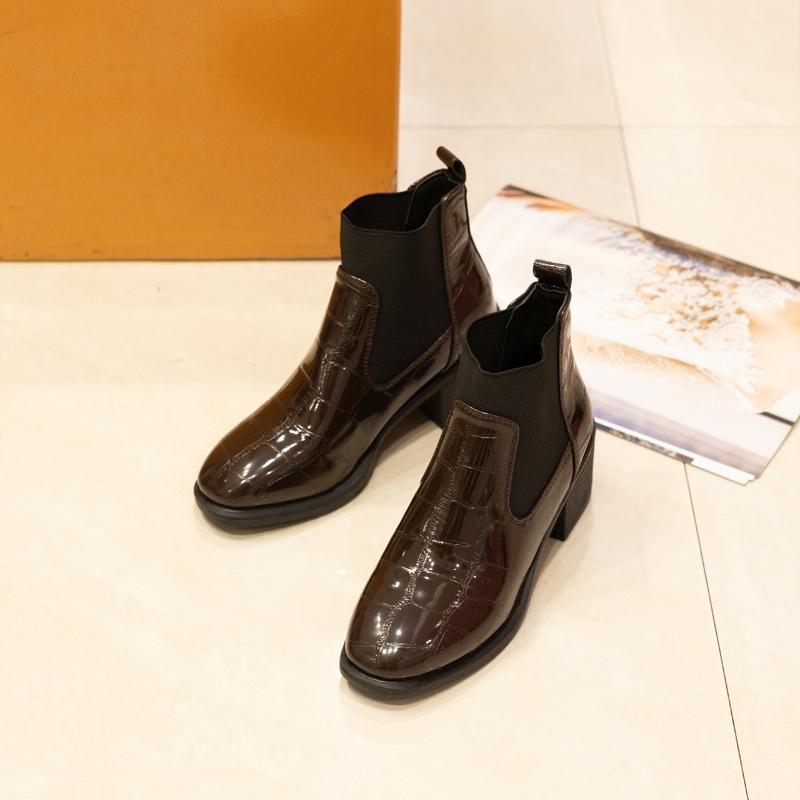 Neue Damenschuhe Herbstmode Kurze Damenstiefel Dicke Absätze Lässig Exquisit Knöchelhohe Stiefel Einfach Retro Elegant Täglich Lederschuhe