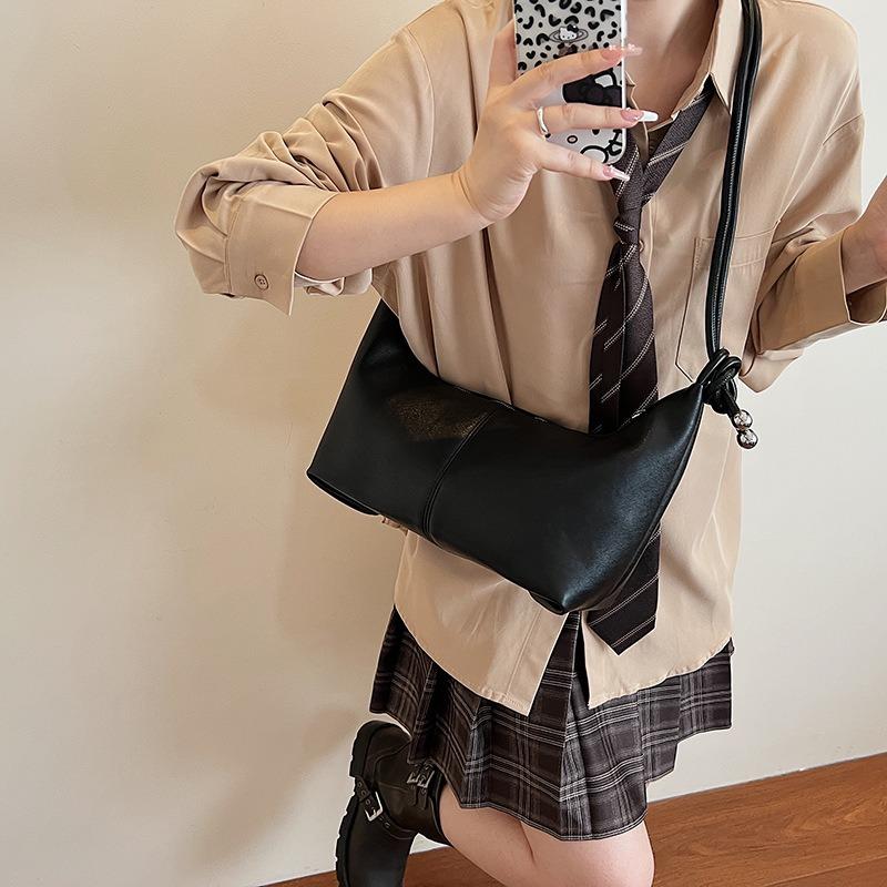 

Сумка через плечо однотонная повседневная универсальная сумка-мессенджер нишевый дизайн универсальная сумка для поездок на работу сумка подмышку женская чёрный