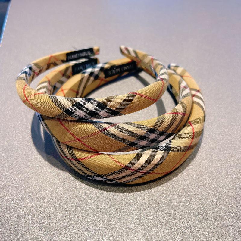 Klassisches britisches Karomuster Schwamm-Stirnband: Retro Preppy Hohe Krone