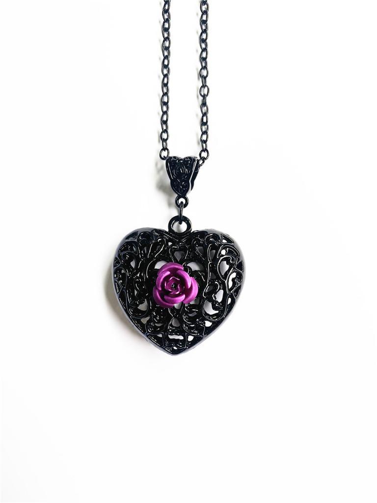 Gothic Victorian Heartshaped Pendant Necklace With Alloy Material For Fashion Enthusiasts